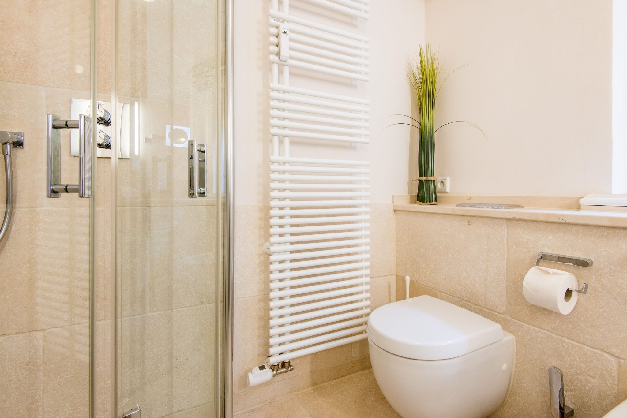 Badezimmer mit Dusche in Ferienhaus auf Sylt