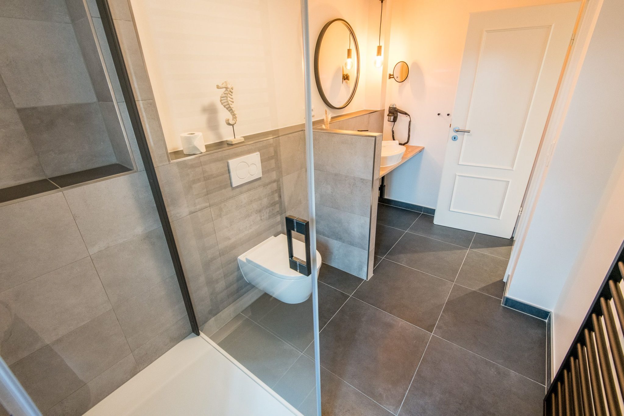 Badezimmer mit Dusche in Ferienhaus auf Sylt