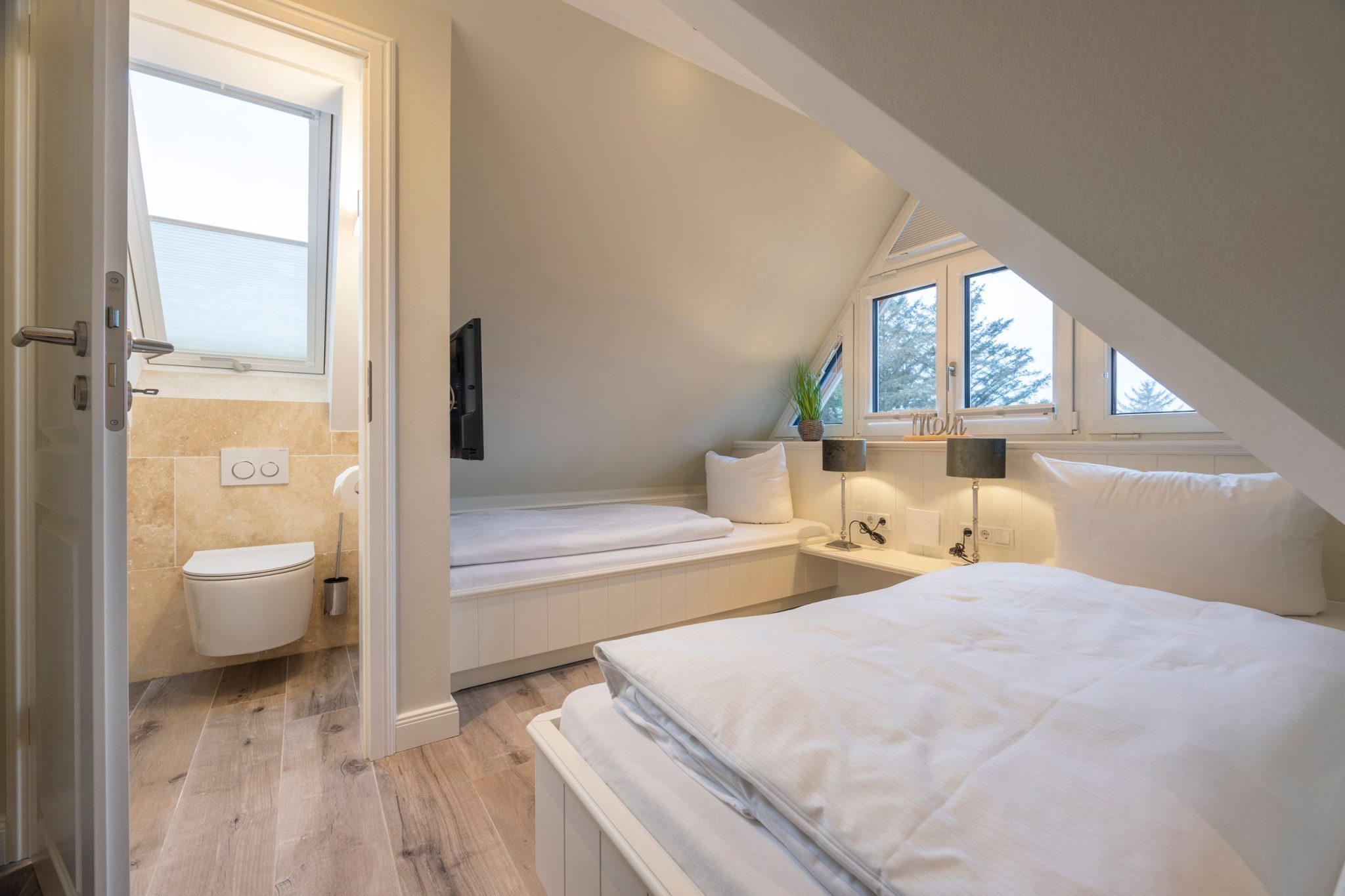 zwei Einzelbetten in Ferienhaus auf Sylt