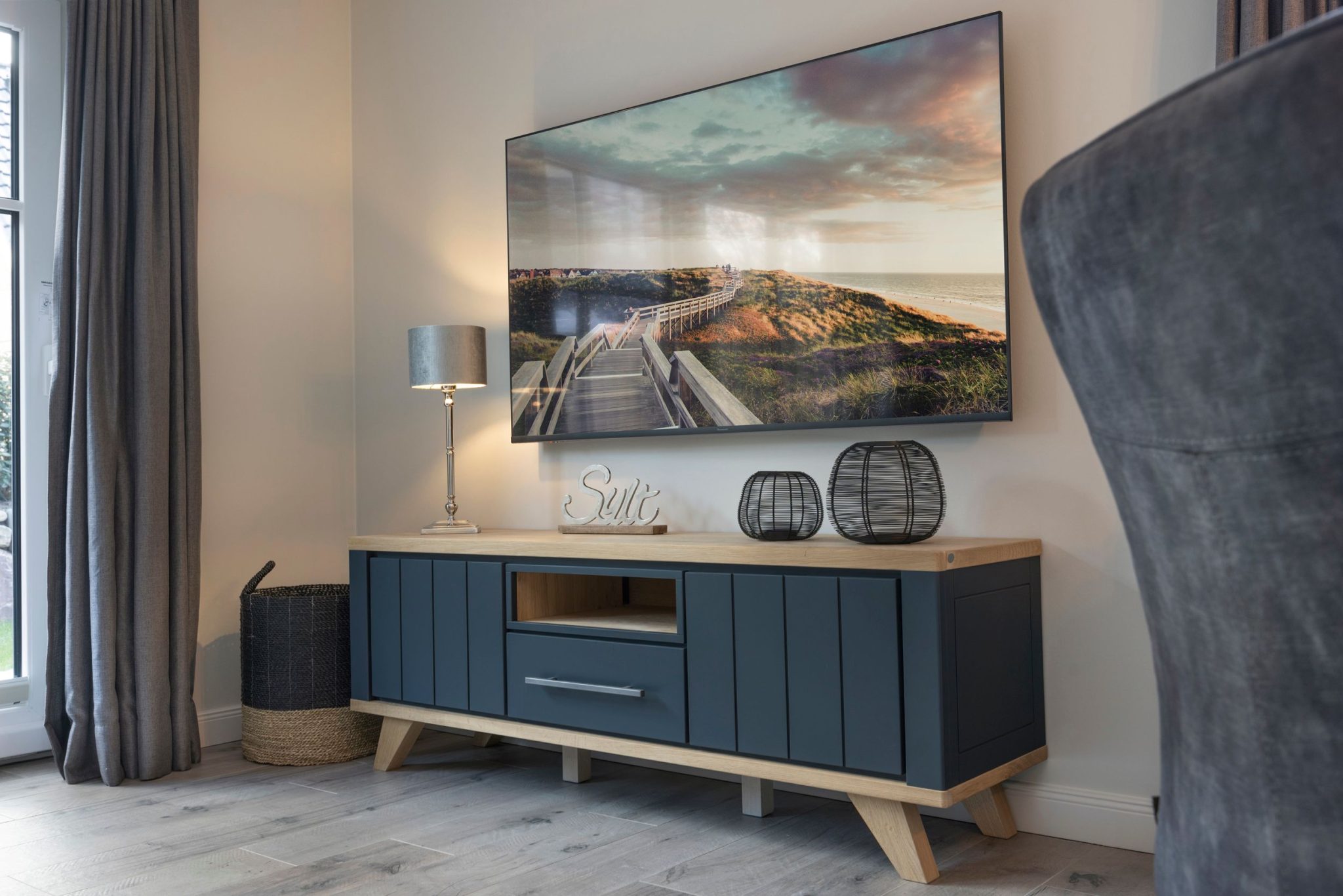 Fernseher in Wohnzimmer in Ferienhaus auf Sylt