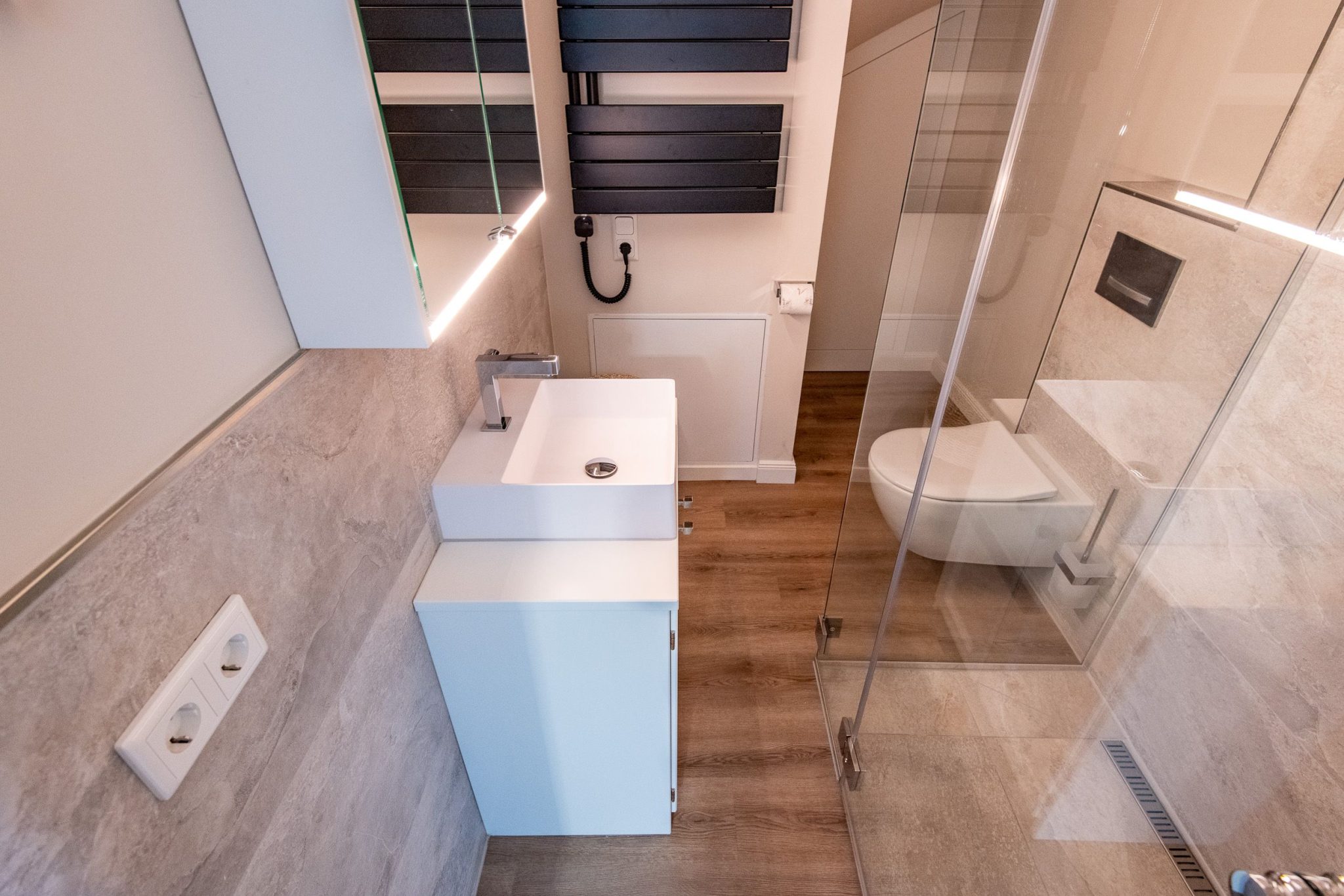 Badezimmer mit Dusche in Ferienhaus auf Sylt