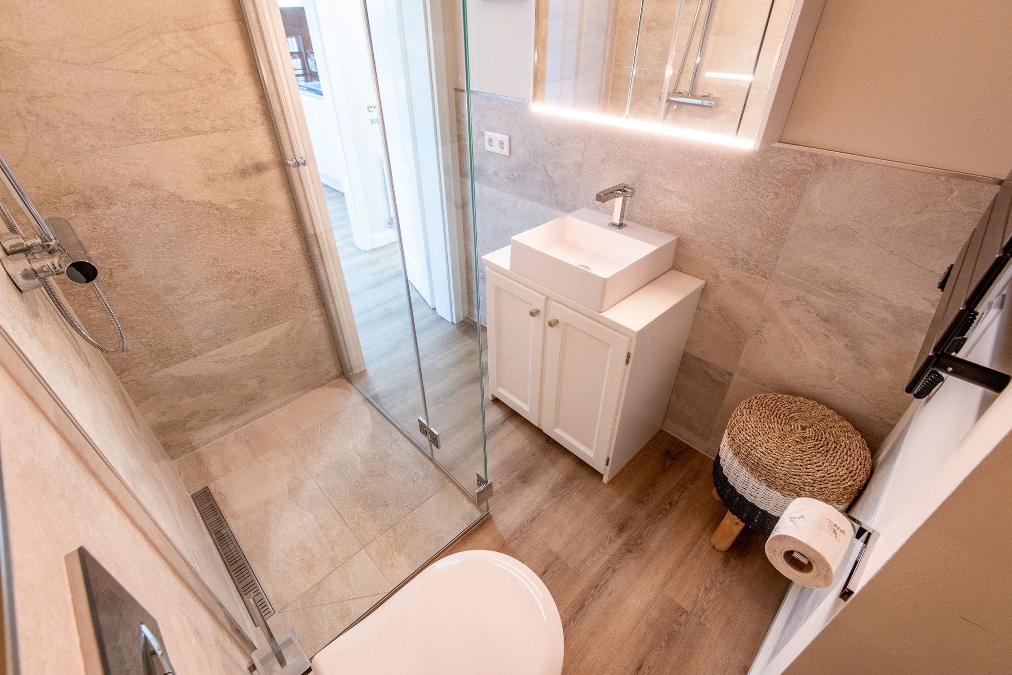 Badezimmer mit Dusche in Ferienhaus auf Sylt