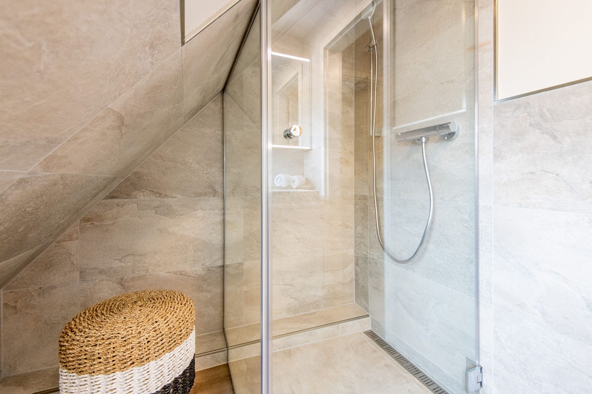 Badezimmer mit Dusche in Ferienhaus auf Sylt