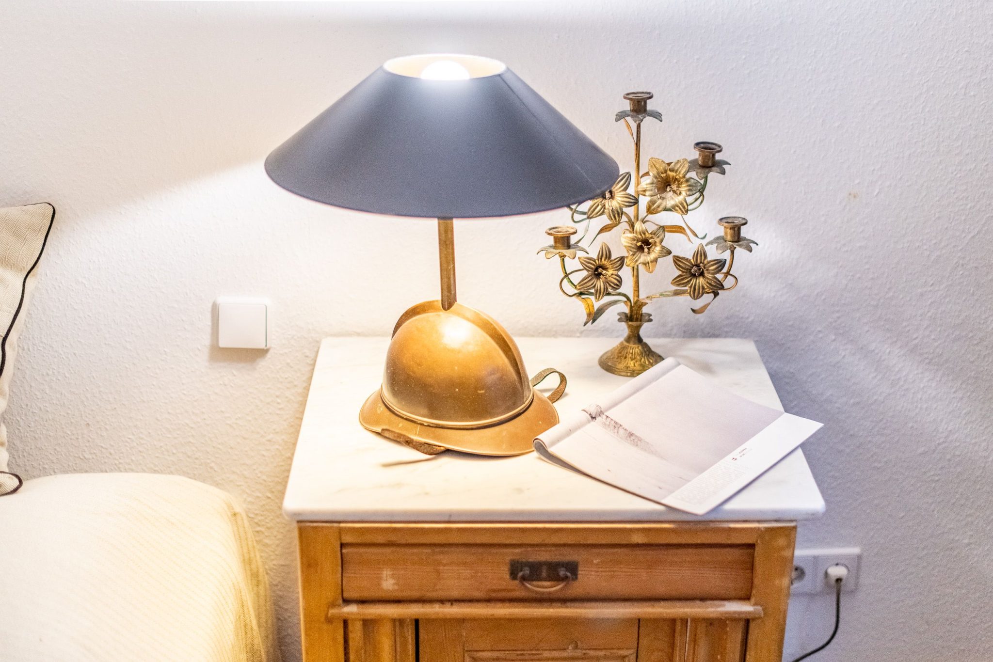 Nachttisch in Ferienhaus auf Sylt