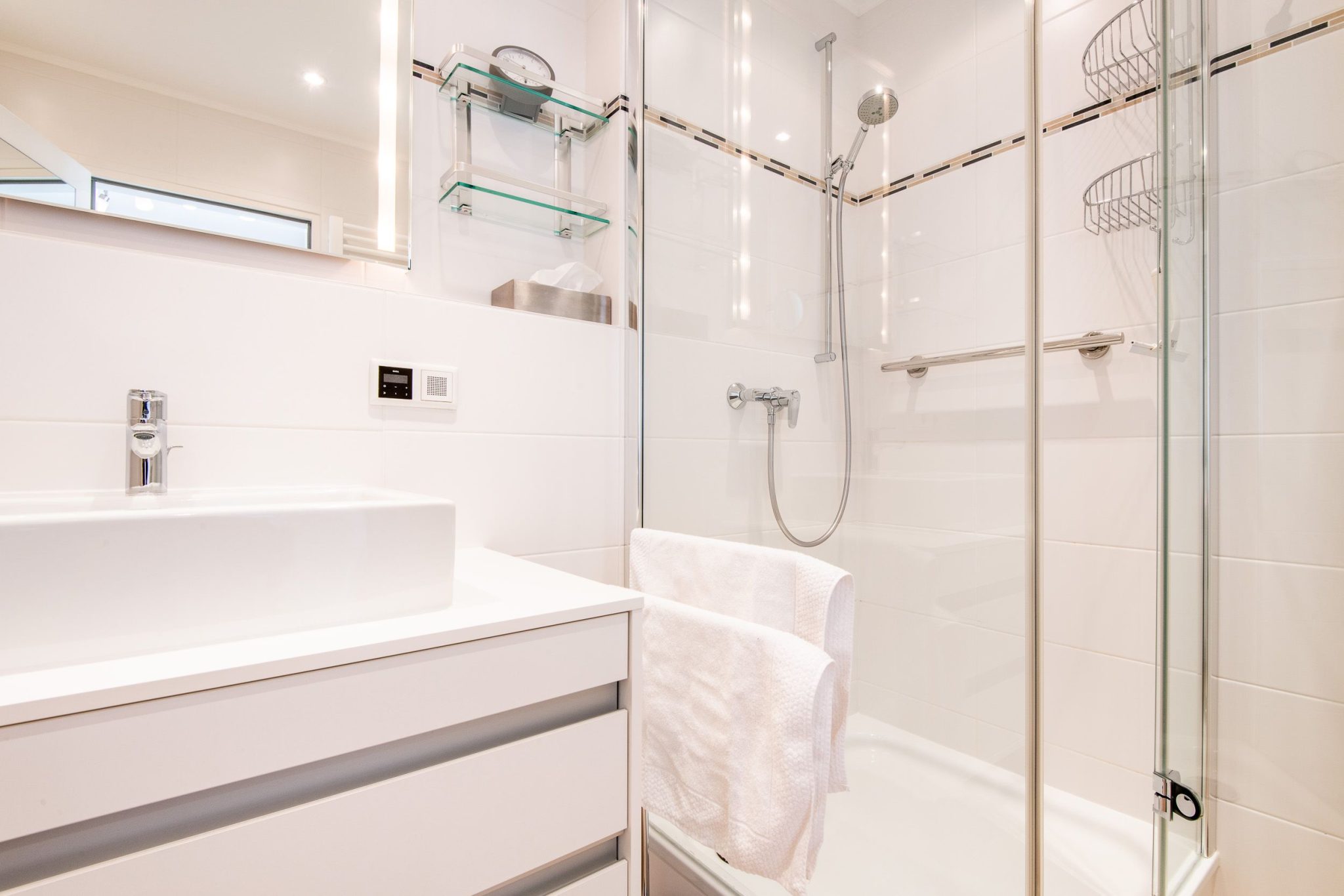 Badezimmer mit Dusche in Ferienhaus auf Sylt