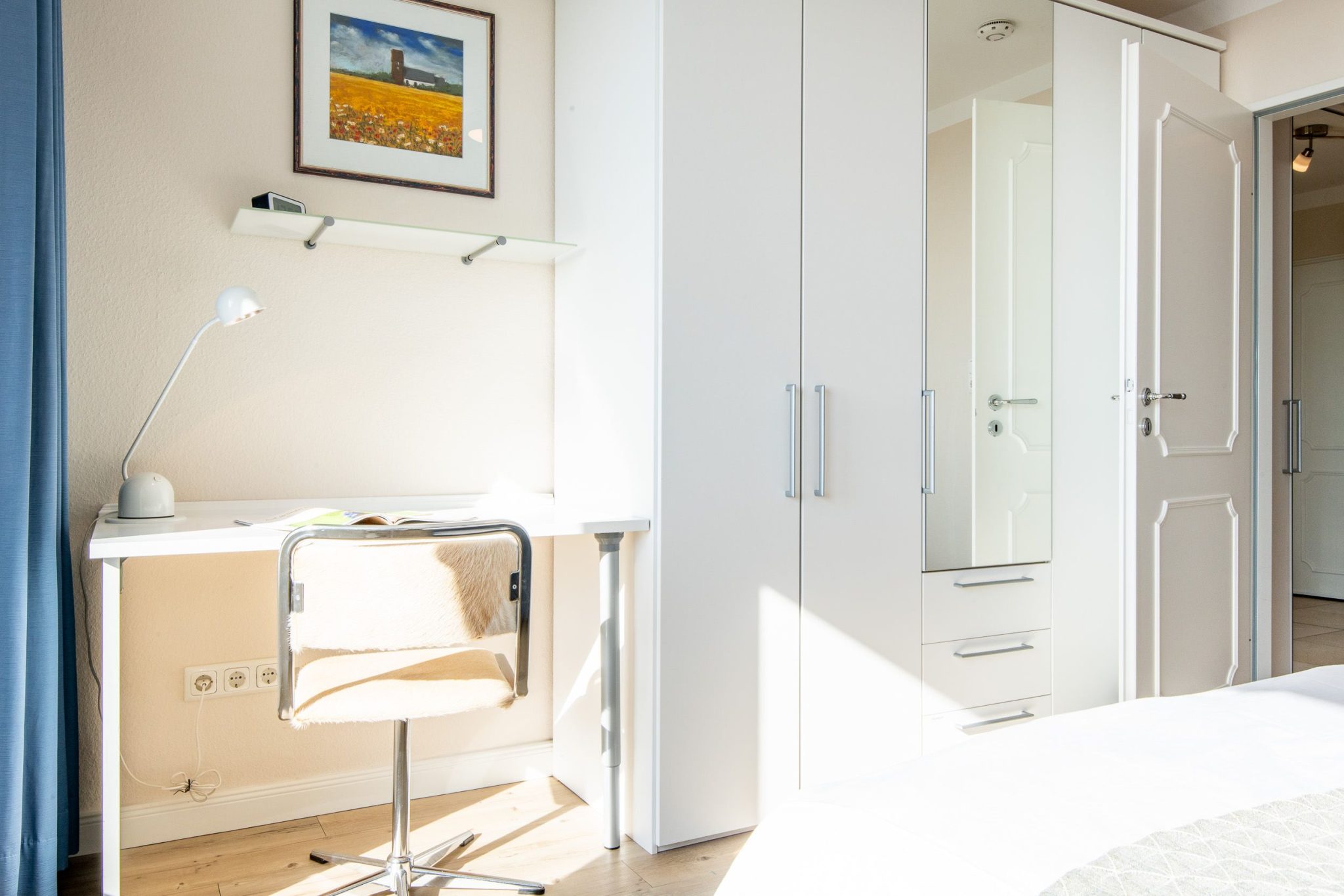 Kleiderschrank in Ferienhaus auf Sylt