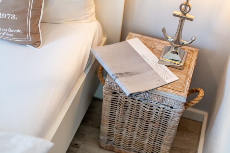 Nachttisch in Ferienhaus auf Sylt