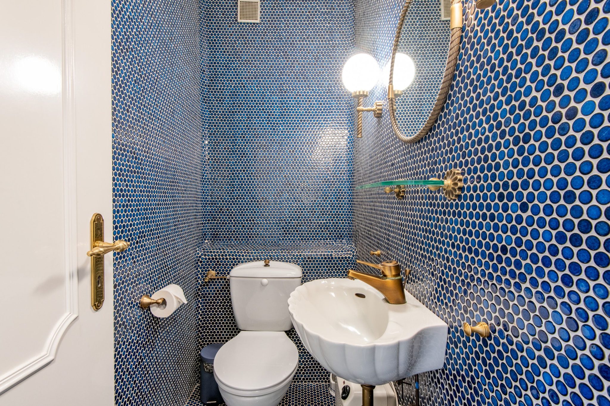 Badezimmer in blau in Ferienhaus auf Sylt