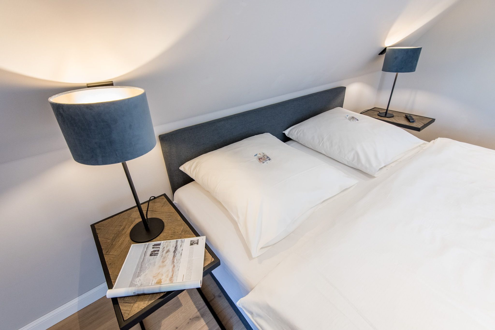 Schlafzimmer mit Doppelbett in Ferienhaus auf Sylt