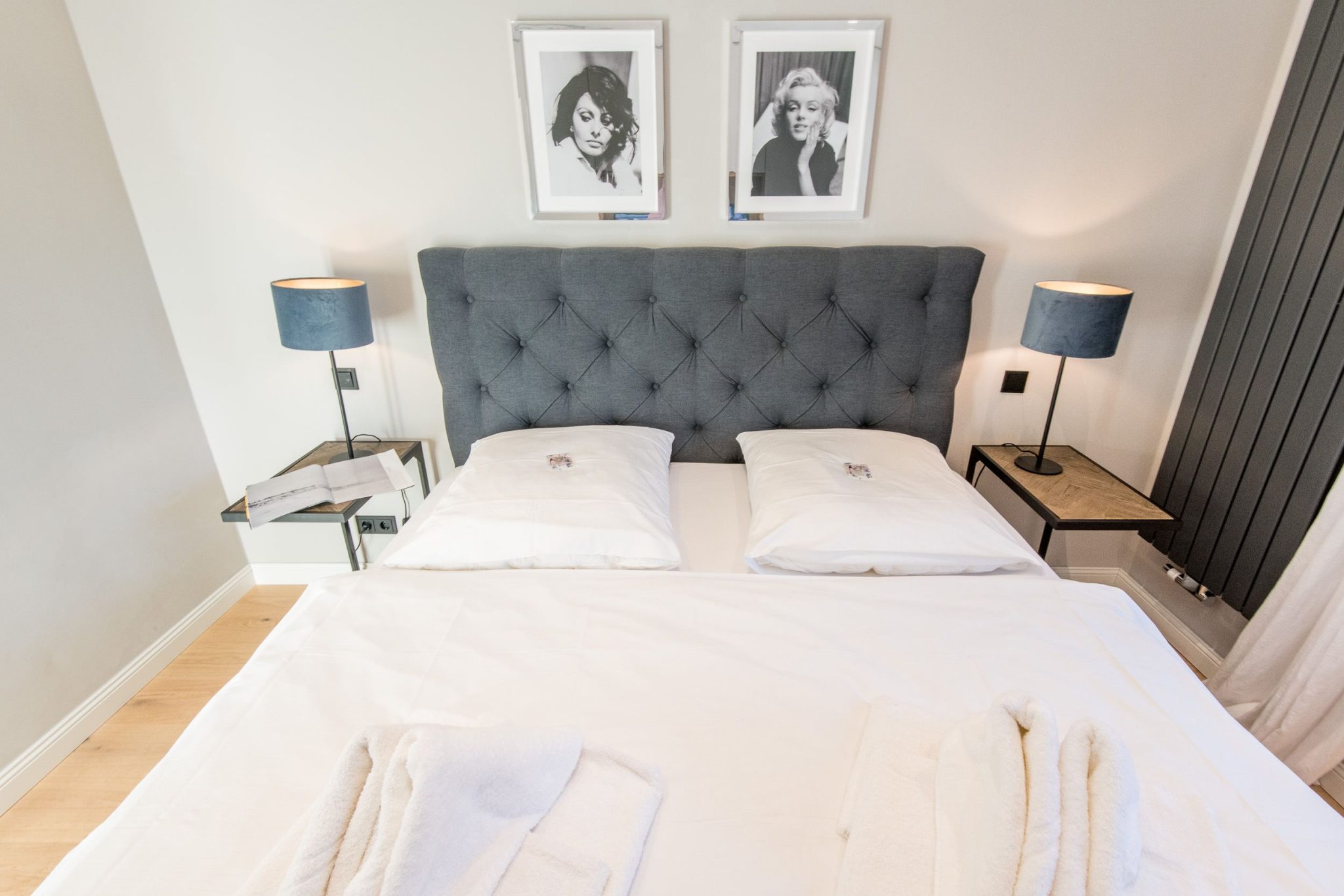 Schlafzimmer mit Doppelbett in Ferienhaus auf Sylt