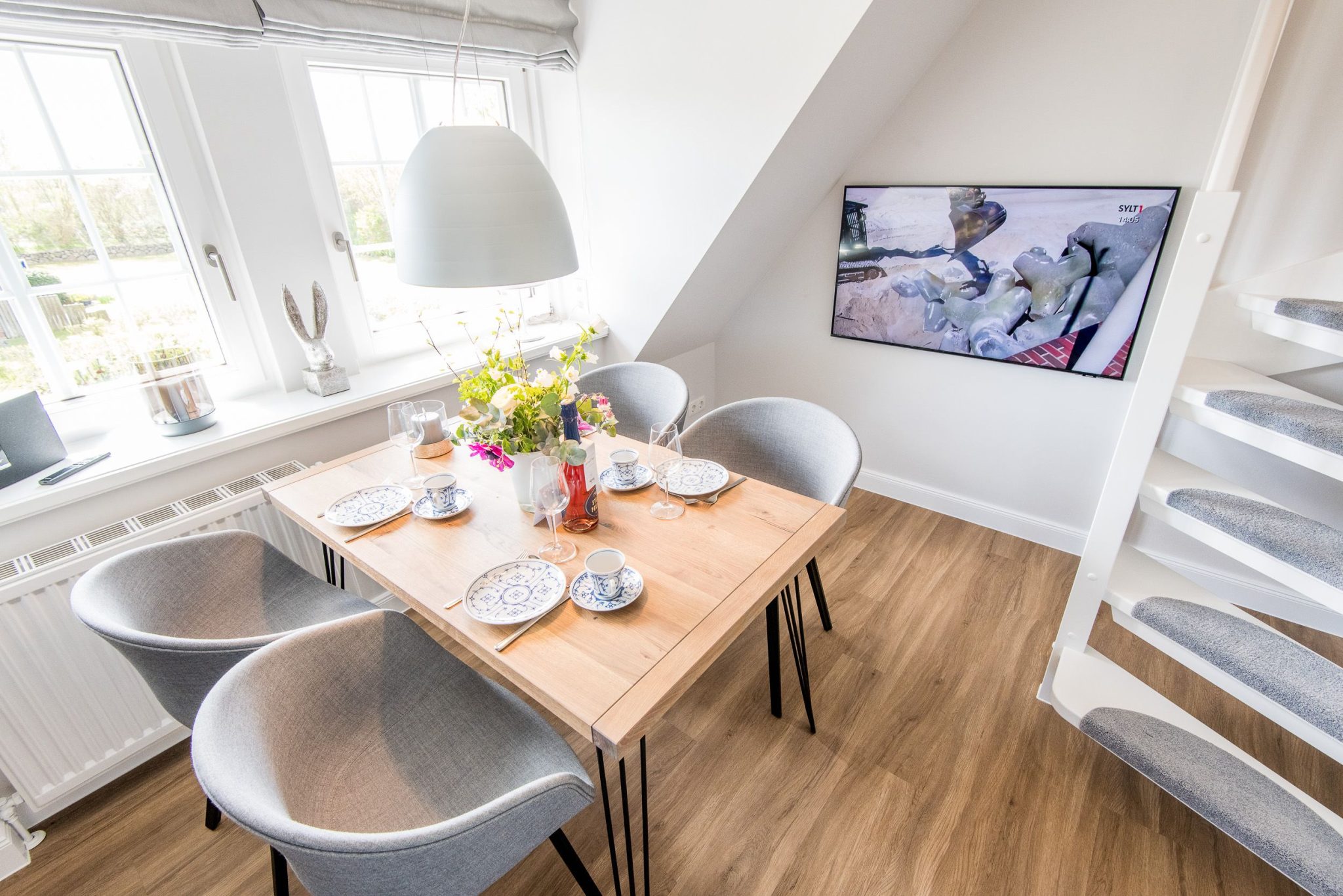 Essbereich mit Fernseher in Ferienhaus auf Sylt