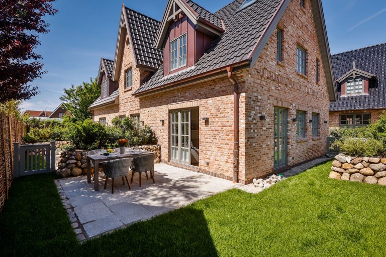 Ferienhaus und Garten auf Sylt