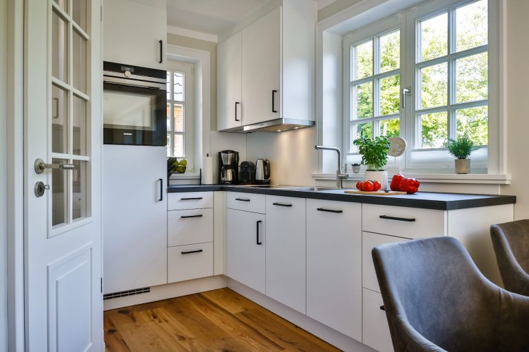 Küche und Ofen in Ferienhaus auf Sylt