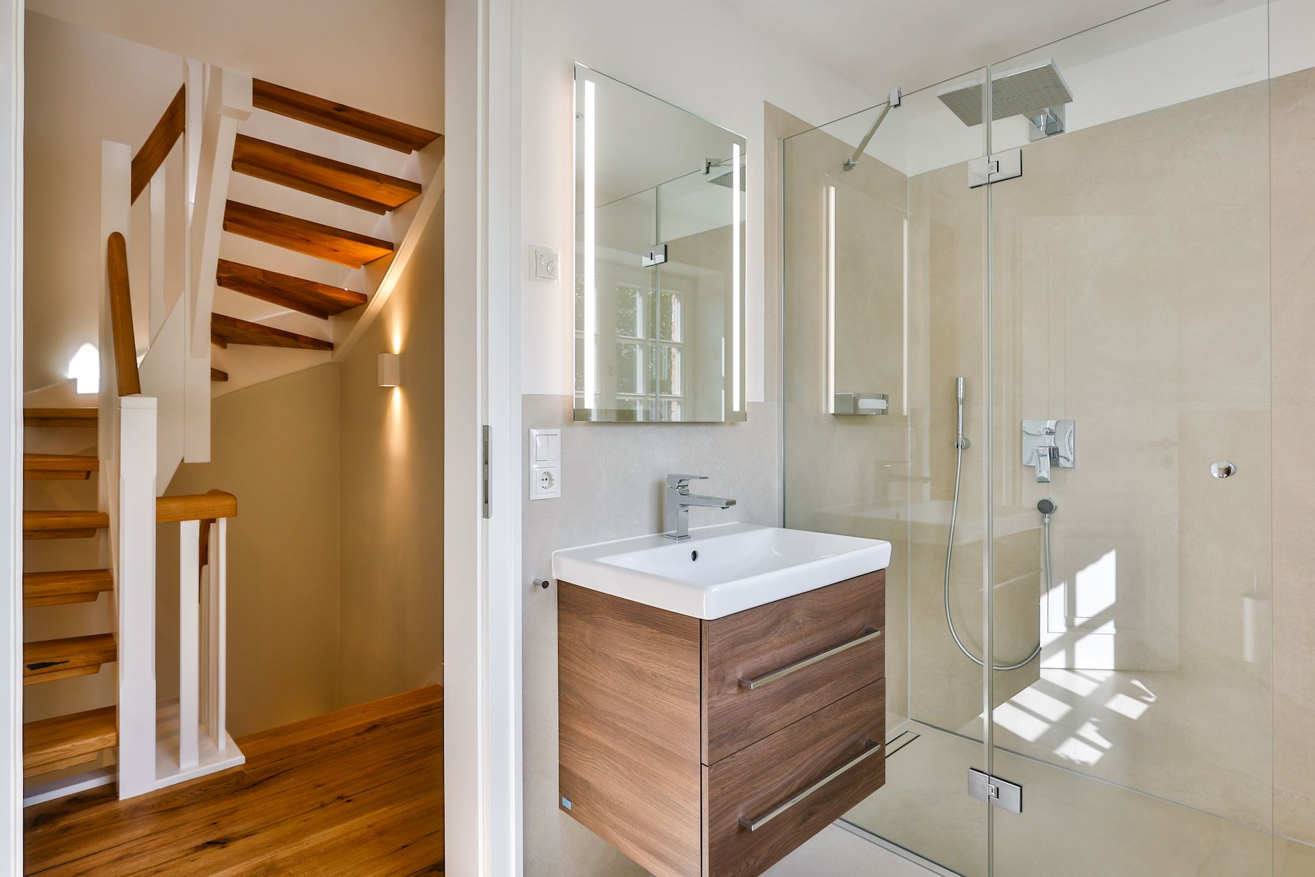 Badezimmer mit Dusche in Ferienhaus auf Sylt