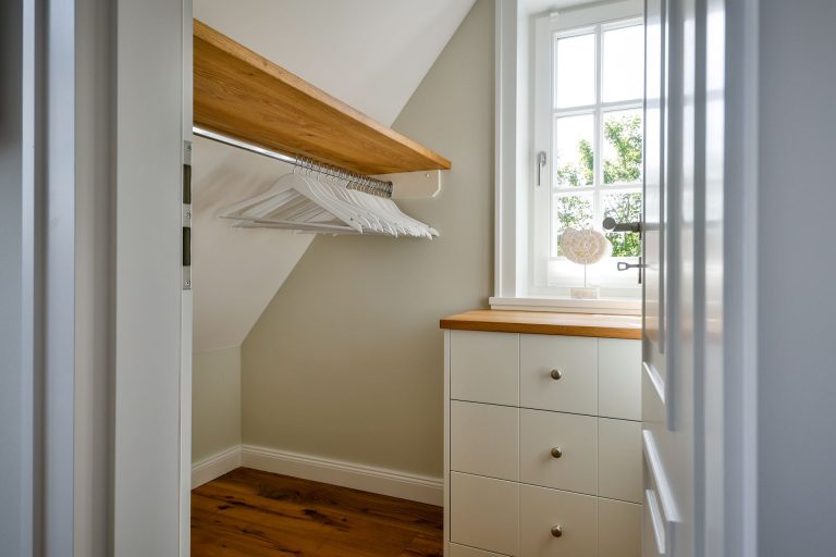 Ankleidezimmer in Ferienhaus auf Sylt