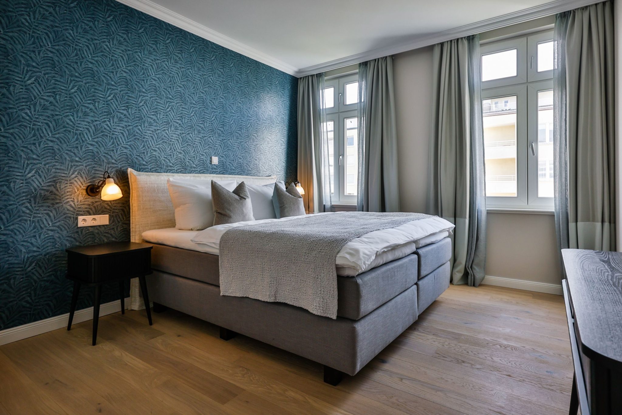 Schlafzimmer mit Doppelbett in Ferienwohnung auf Sylt