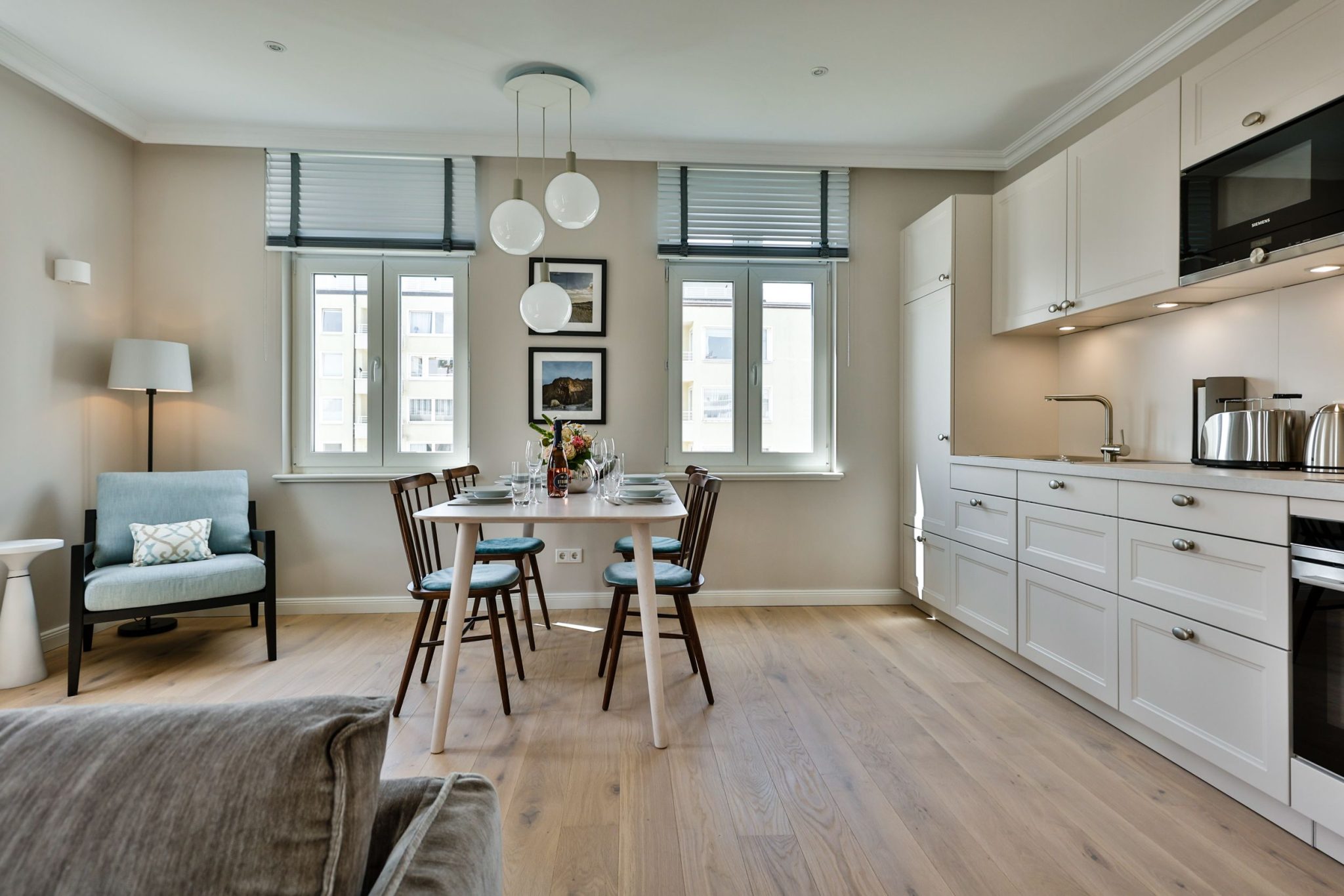 Küche mit Essbereich in Ferienwohnung auf Sylt