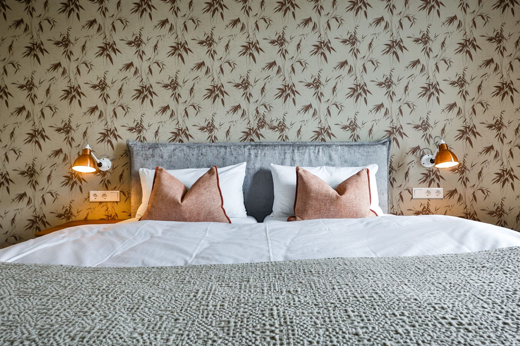 Schlafzimmer mit Doppelbett in Ferienwohnung auf Sylt