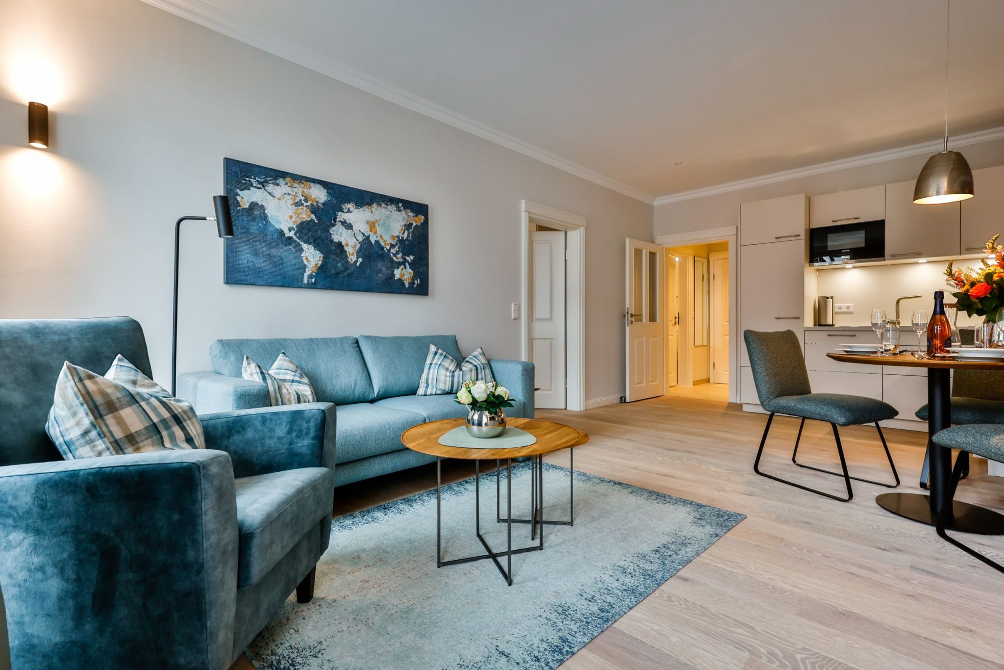 Küche und Sofa in Ferienwohnung auf Sylt