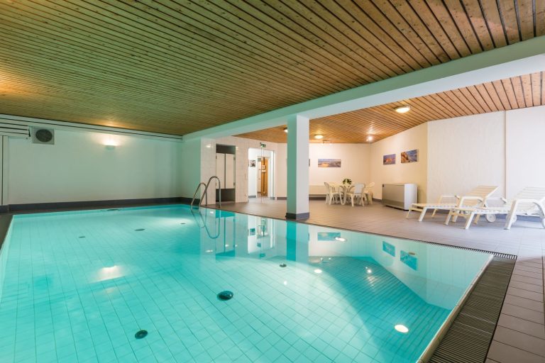 Schwimmbad in Ferienhaus auf Sylt