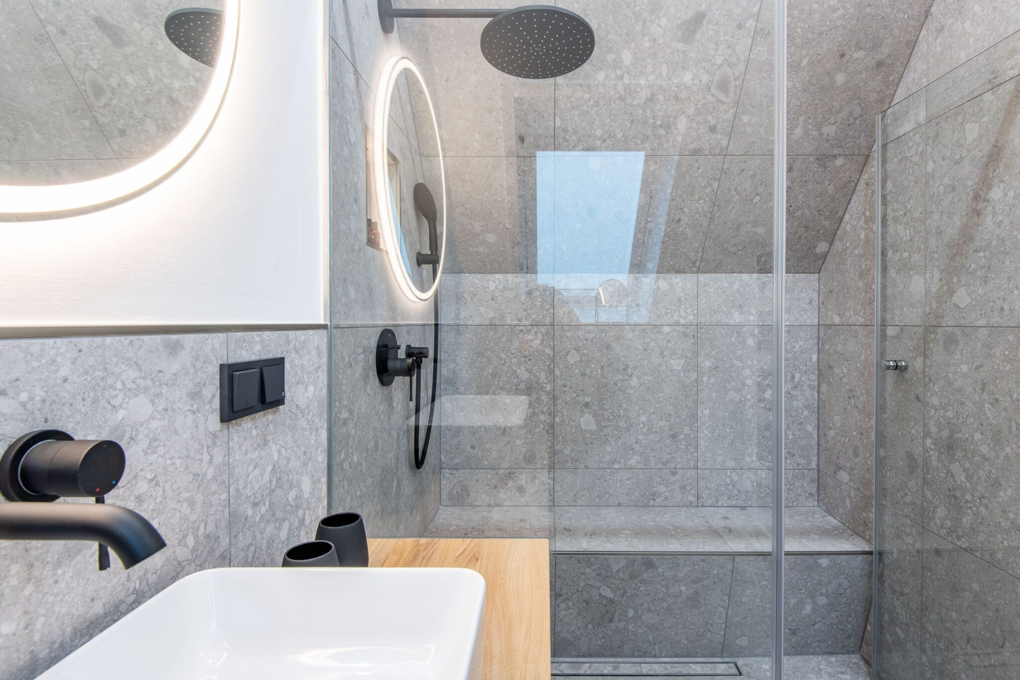 Badezimmer mit Dusche in Ferienhaus auf Sylt