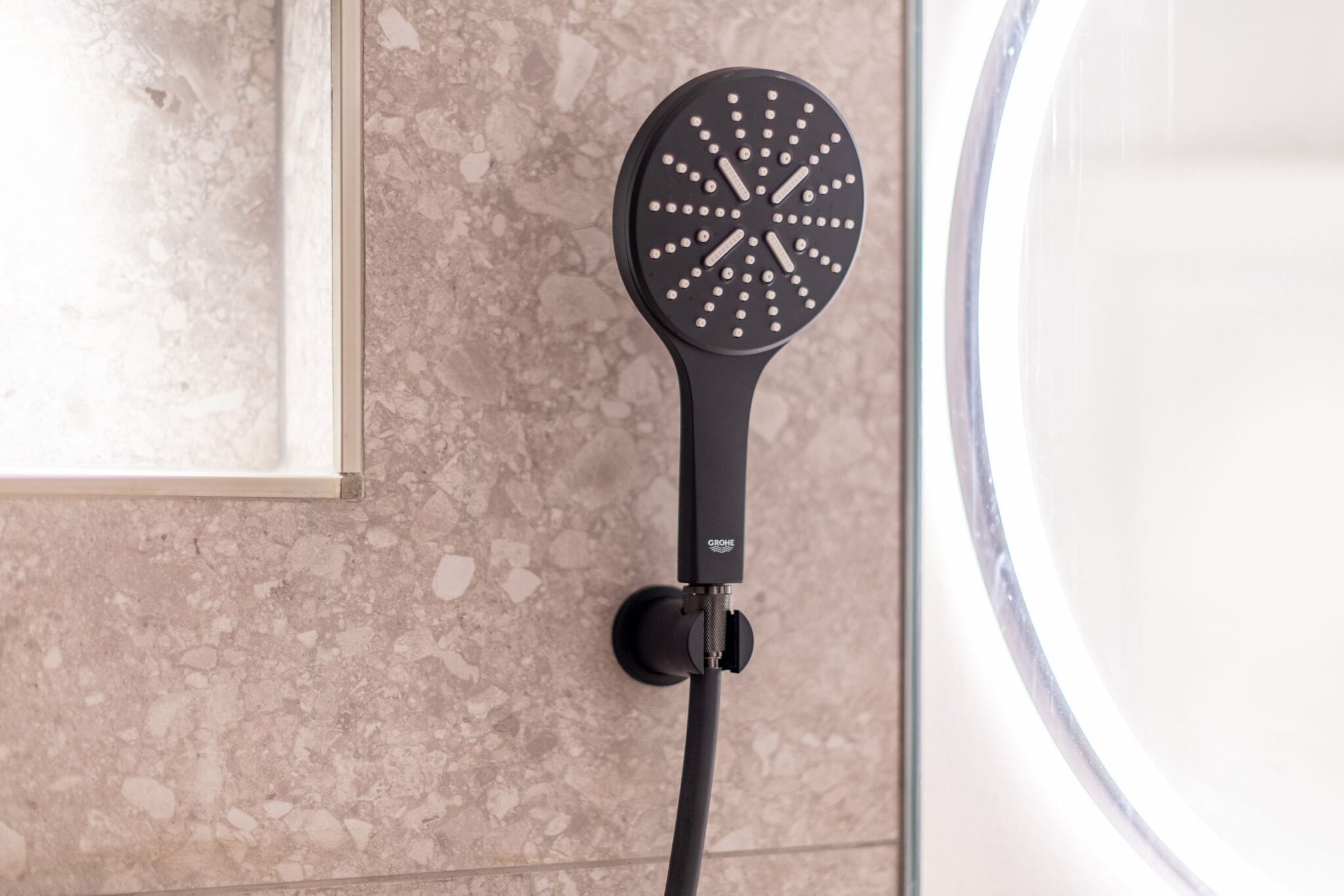 Badezimmer mit Dusche in Ferienhaus auf Sylt