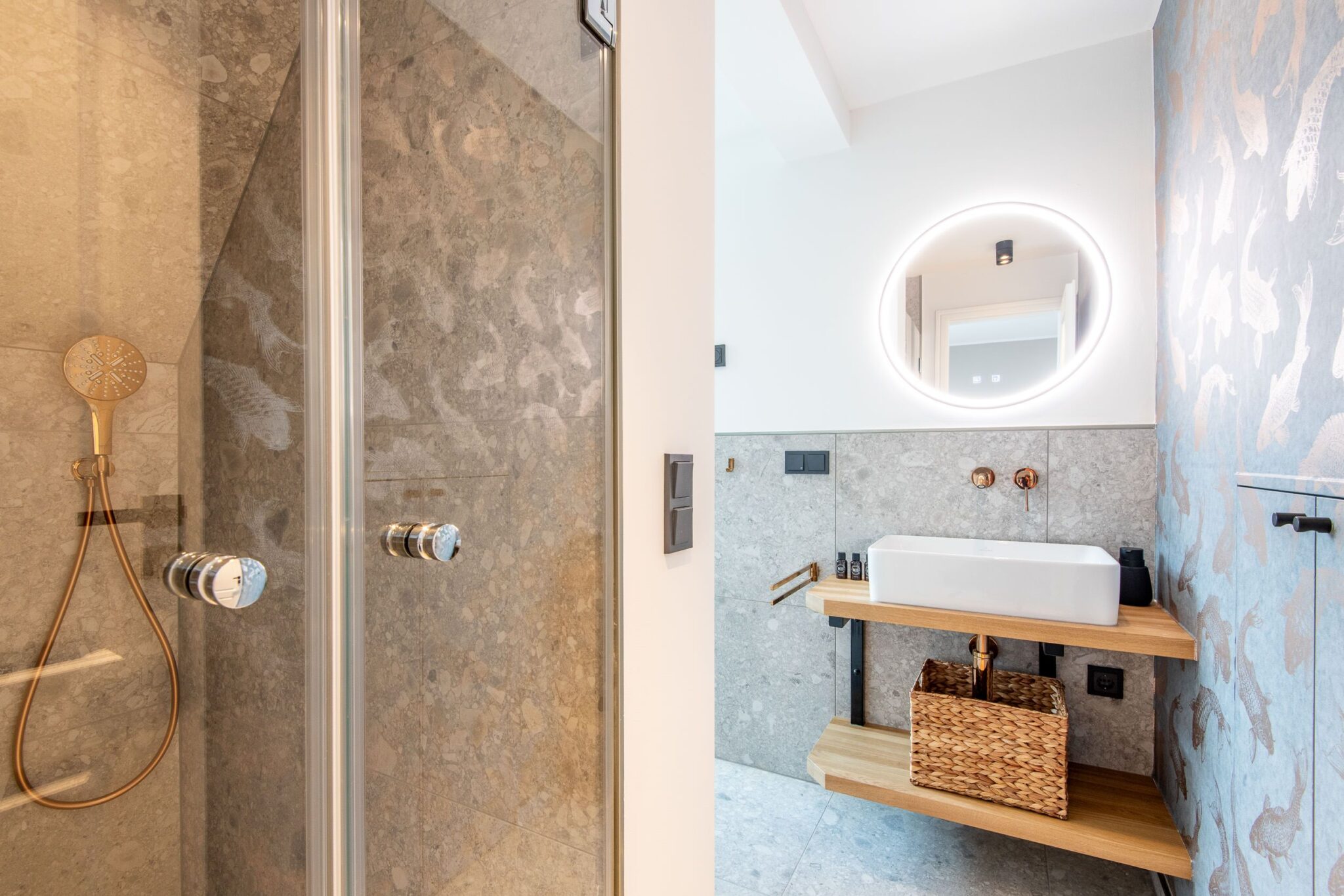 Badezimmer mit Dusche in Ferienhaus auf Sylt
