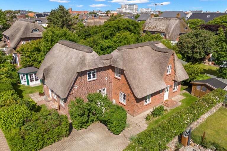 Ferienhaus mit Reetdach auf Sylt