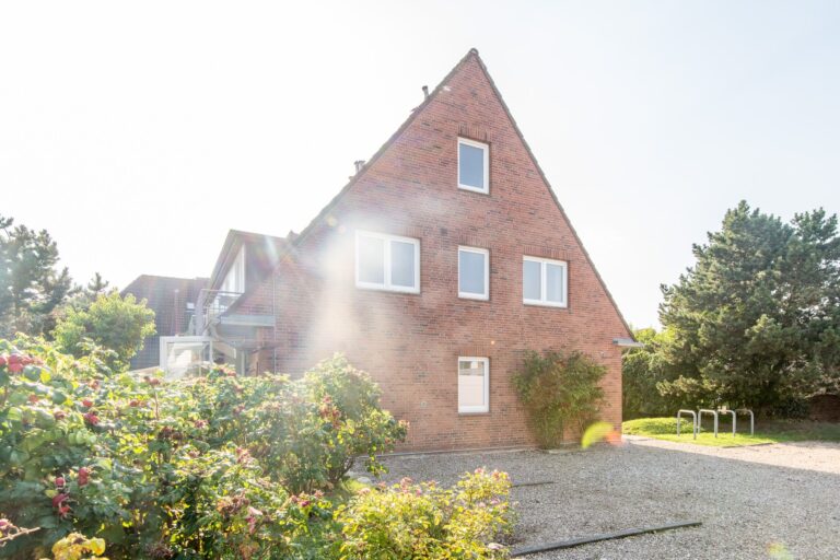 Außenansicht von einem Ferienhaus auf Sylt