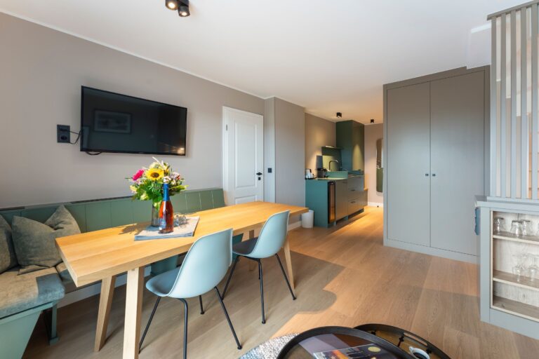 Esstisch einer Ferienwohnung auf Sylt