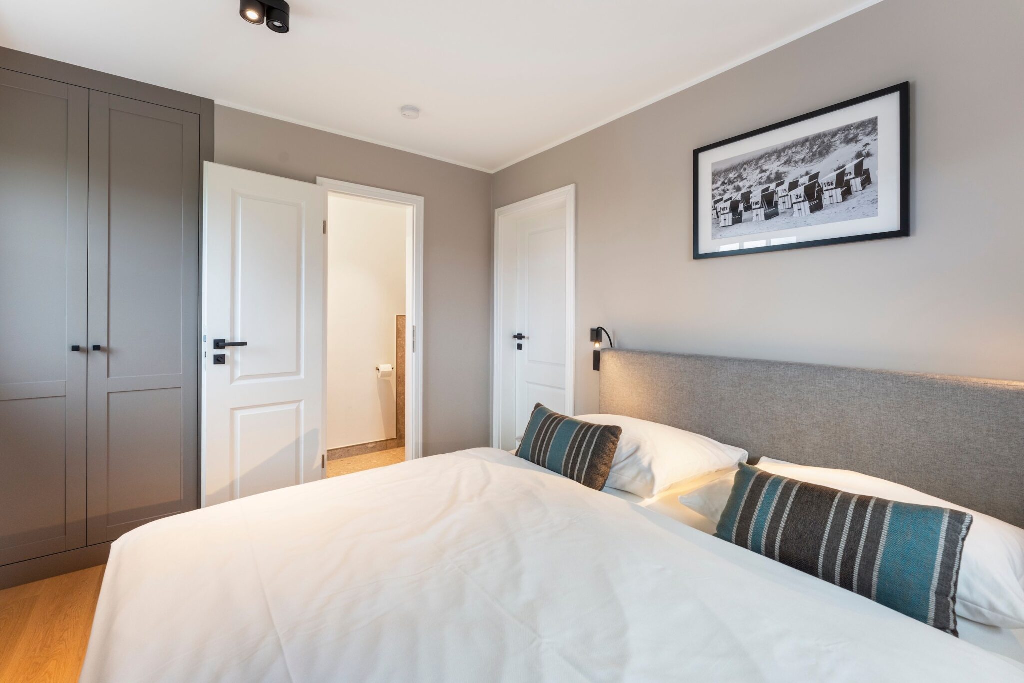 Schlafzimmer einer Ferienwohnung auf Sylt