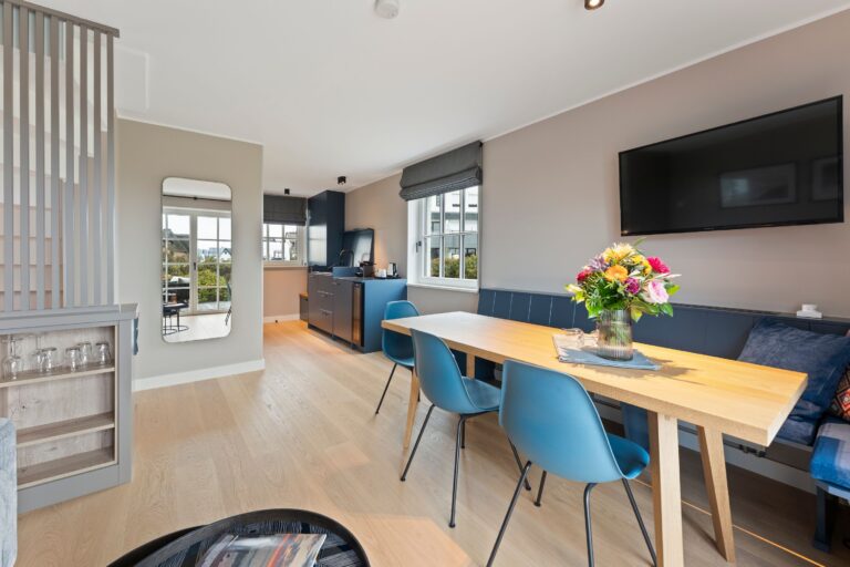 Esstisch einer Ferienwohnung auf Sylt