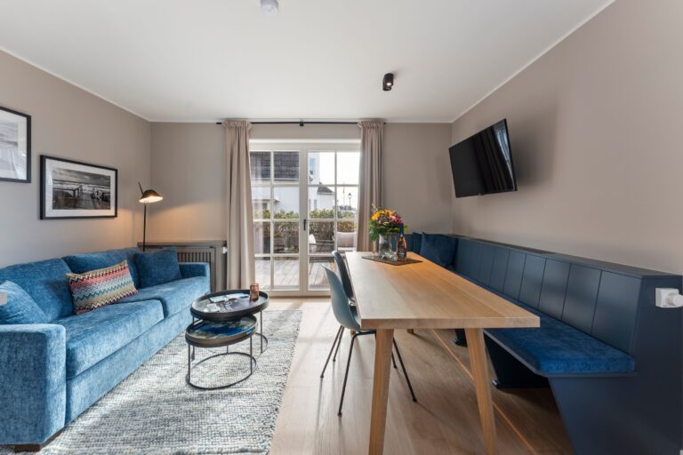 Wohn- und Essbereich einer Ferienwohnung auf Sylt