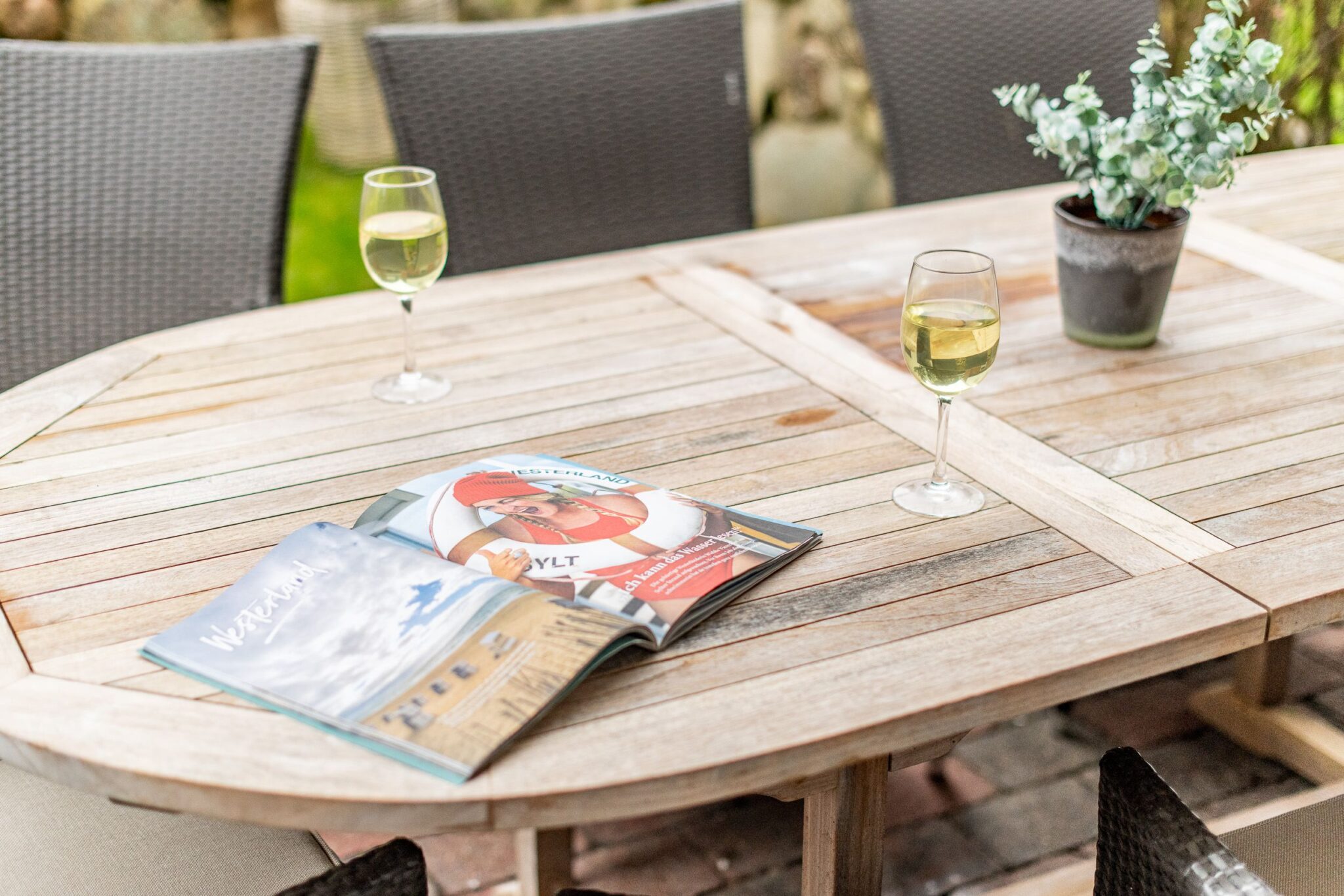 Gartentisch in Ferienhaus auf Sylt