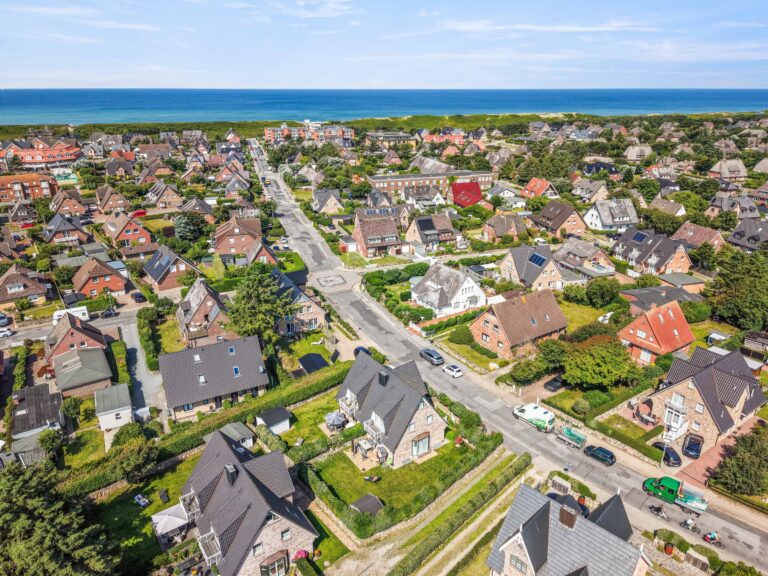Blick auf Ferienwohnungen und Ferienhäuser auf Sylt